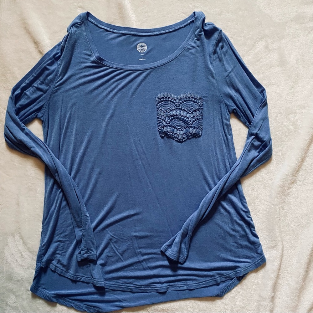 Relaxed long sleeve top